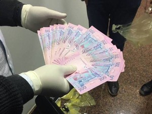 В Харькове на взятке попался офицер патрульной полиции - СБУ