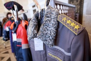Украинские железные дороги хотят одеть машинистов и путейцев в новую форму (ФОТО)