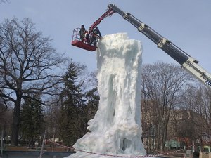 В центре Харькова окончательно «похоронили» зиму (ФОТО)