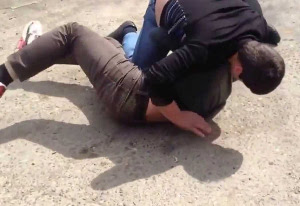 На улице Харькова сильно избили прохожего