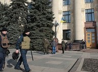 В Харькове силовики взяли под усиленную охрану здание ХОГА (ФОТО)