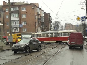 Очередной трамвайный дрифт на Гольдберговской (ФОТО)