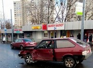 В ДТП на Алексеевке пострадали три человека (ФОТО)