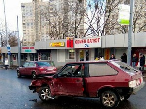 В ДТП на Алексеевке пострадали три человека (ФОТО)