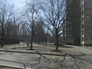 В харьковском дворе на детской площадке построят 6-этажный жилой дом (ФОТО)