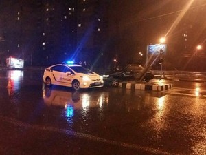 На Салтовке «Лада» снесла светофор (ФОТО)
