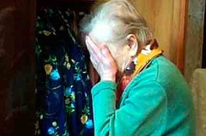 Жители Дергачей потрясены зверским нападением на пенсионерку