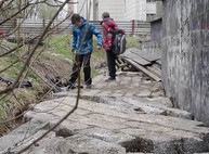 В Харьковской области на ребенка упала стена гаража