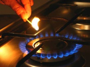 Петр Порошенко требует приостановить введение абонплаты на газ