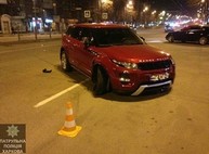 Пьяный на «Range Rover» снес забор в центре Харькова (ФОТО)