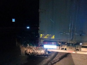 Возле универмага «Харькова» пьяная женщина на иномарке врезалась в грузовик (ФОТО)