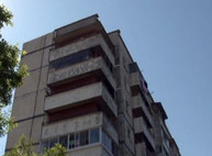 На Новых домах в подъезде с ножом напали на харьковчанина
