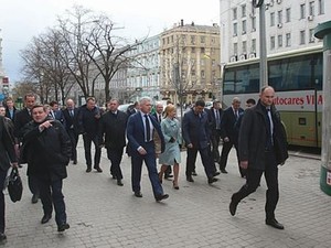 В Харькове Владимир Гройсман прокатился в метро (ФОТО)