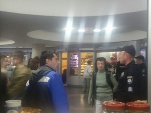 Станции метро «Университет» и «Госпром» закрыты для пассажиров (Дополнено, ФОТО)