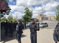 Полиция эвакуировала с площади Свободы несколько сот человек (ФОТО)