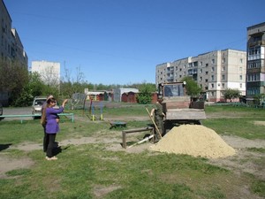 Харьковская «Солидарность» помогла оборудовать детскую площадку (ФОТО)