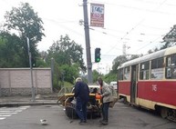 В центре Харькова трамвай врезался в «Жигули» (Дополнено, ФОТО)