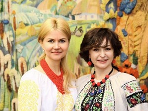 Юлия Светличная и чиновники ХОГА пришли на работу в вышиванках (ФОТО)