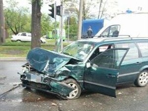На Салтовке ДТП с участием двух иномарок, Газели и столба (ФОТО)