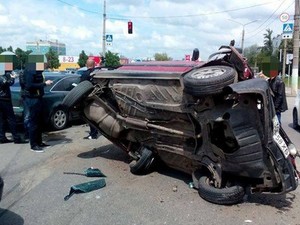 Масштабное ДТП на Салтовке: есть пострадавшие (ФОТО)