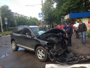 На Новых Домах столкнулись две иномарки: есть пострадавшие (ФОТО)