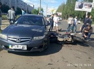 В Харькове иномарка столкнулась с мотоциклом: есть пострадавшие (ФОТО)