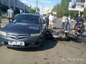 В Харькове иномарка столкнулась с мотоциклом: есть пострадавшие (ФОТО)