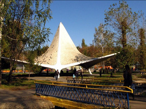 В Саржином яру отремонтируют лестницу и «шляпу» над источником