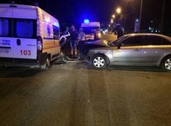 В Харькове пьяный на иномарке врезался в карету скорой помощи: есть пострадавшие (ФОТО)