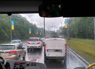 В Харькове грузовик врезался в иномарку (ФОТО)