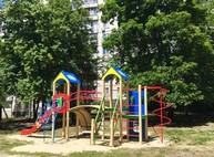 Депутат от «Солидарности» установил детскую площадку
