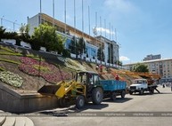 Университетскую горку украсит большая цветочная ветвь