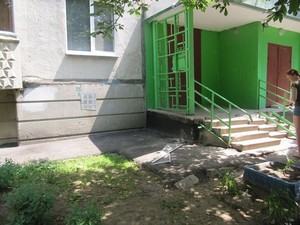 В Харькове ребенок выпал из окна четвертого этажа (ФОТО)