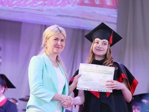 Юлия Светличная вручила дипломы выпускникам харьковского политеха (ФОТО)