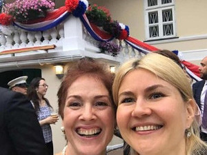 Мари Йованович и Юлия Светличная отметили День независимости США