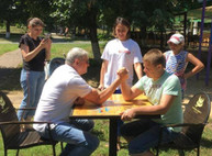 Для семей переселенцев Харьковская «Солидарность» организовала семейный праздник