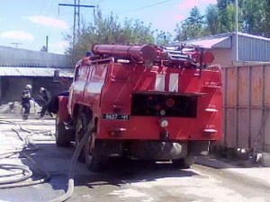 На складах в Харькове сгорел «БМВ» (ФОТО)