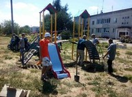 Харьковская «Солидарность» продолжает устанавливать новые детские площадки (ФОТО)