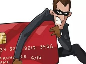 Полиция: телефонные мошенники подделывают голоса и выведывают коды платежных карт