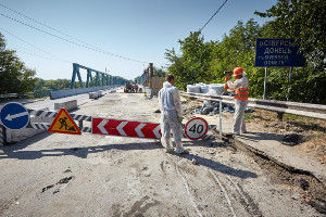По распоряжению Светличной мост в Изюме будет сдан через две недели (ФОТО)