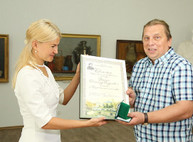 Юлия Светличная наградила трех художников премией имени Репина