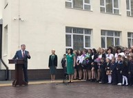Петр Порошенко и Юлия Светличная открыли новую школу в Песочине, построенную «с нуля»  (ФОТО)