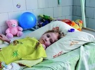Маленькая девочка попала в больницу из-за материнской невнимательности
