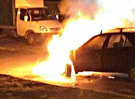 Ночью в Харькове вспыхнула машина (ФОТО)