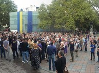 В Одессе возле мэрии проходят массовые беспорядки