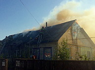Балаклею охватили пожары: сгорело несколько домов (ФОТО)