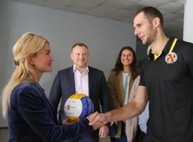 Волейболисты «Локомотива» заручились поддержкой ХОГА и губернатора