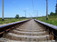 На Харьковщине 35-летний мужчина попал под товарный поезд