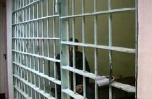 Автомобильный вор, которого долго не могли поймать, попался на грабеже прохожего