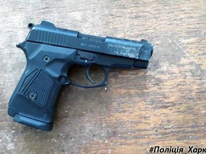 В Первомайском прохожему угрожали пистолетом (ФОТО)